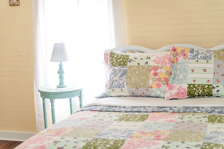 Cabins (Greensburg, Kentucky, United States)