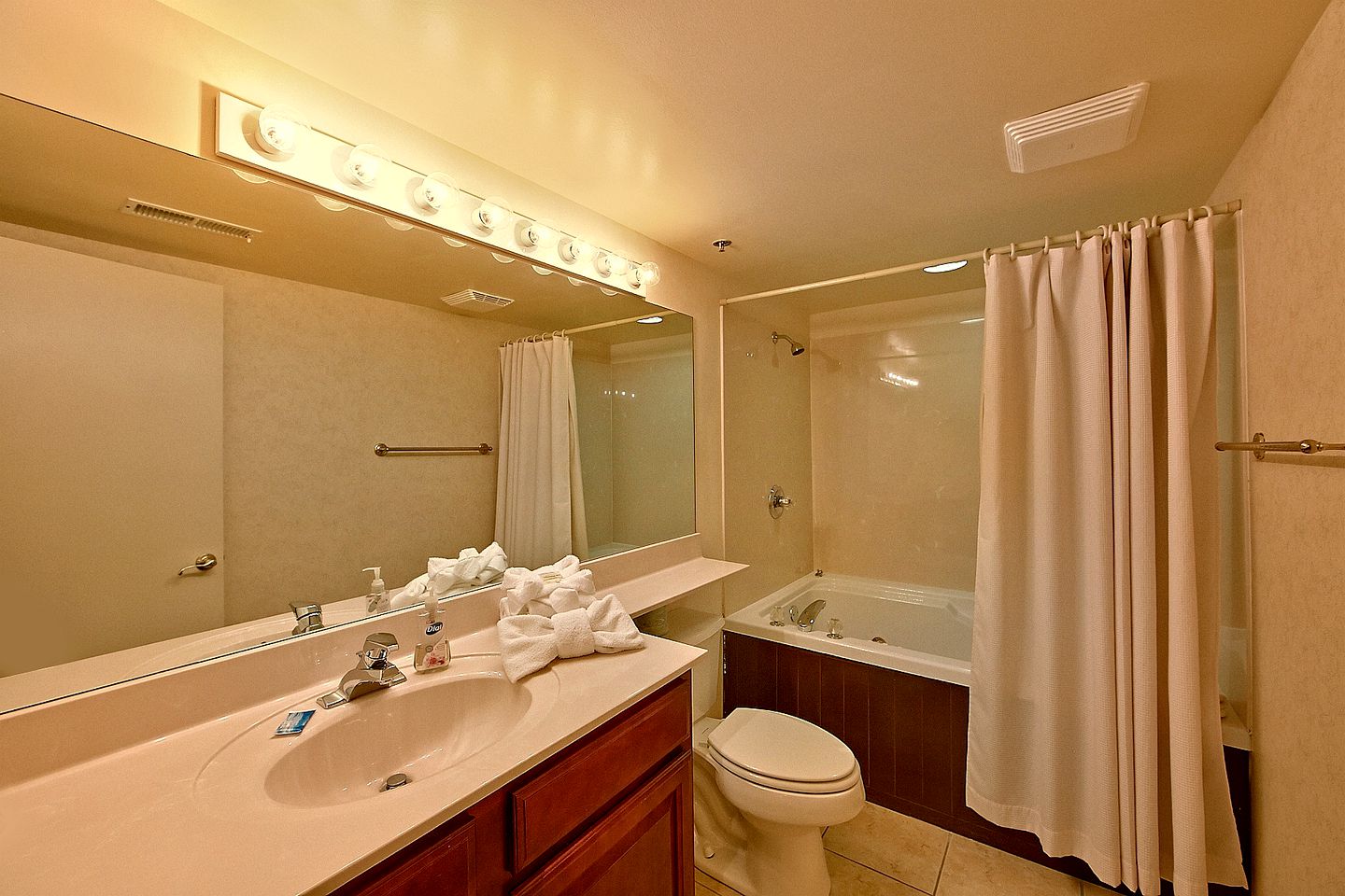 Comfortable Gatlinburg Accommodation for a Family Getaway