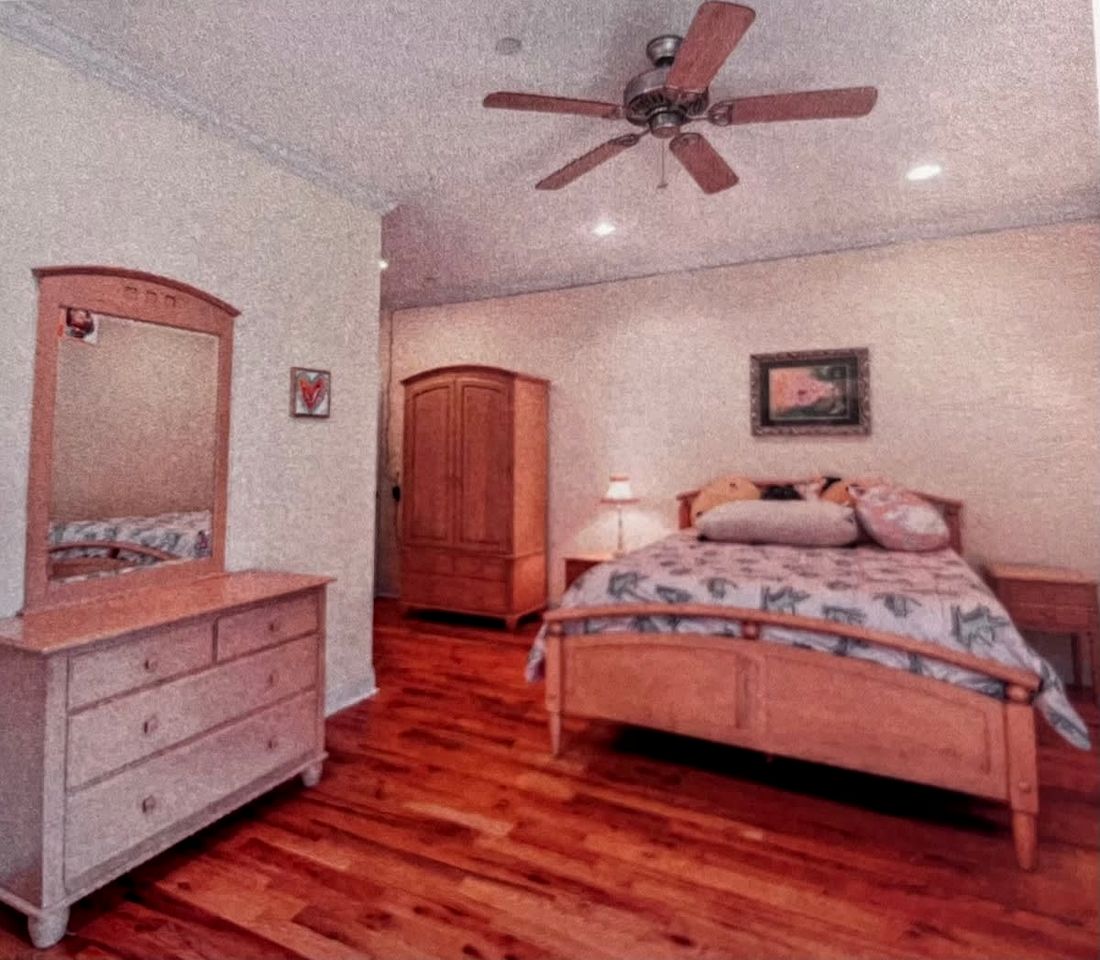 Splendid Cabin with Outdoor Pool in Tennessee