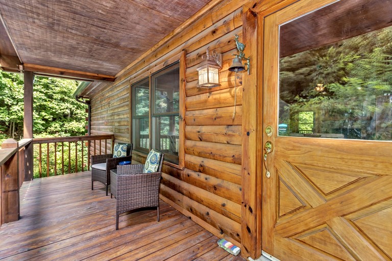 Cabins (United States of America, Old Fort, North Carolina)