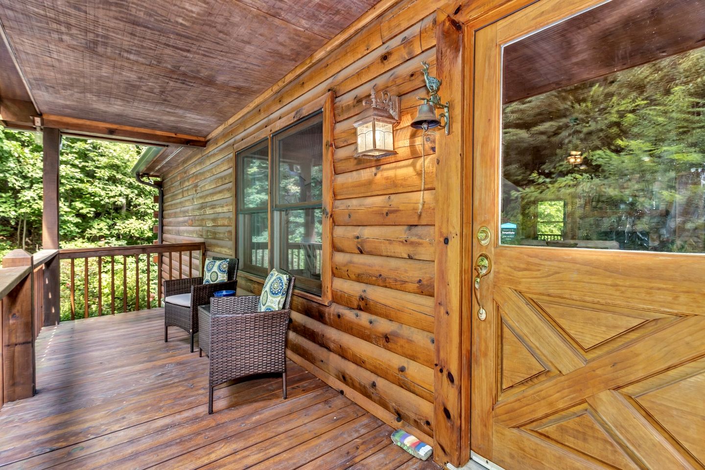 Cozy Mountain Cabin with Long-Range Views near Waterfall Park in Old Fort, NC