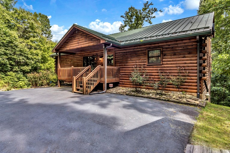 Cabins (United States of America, Old Fort, North Carolina)