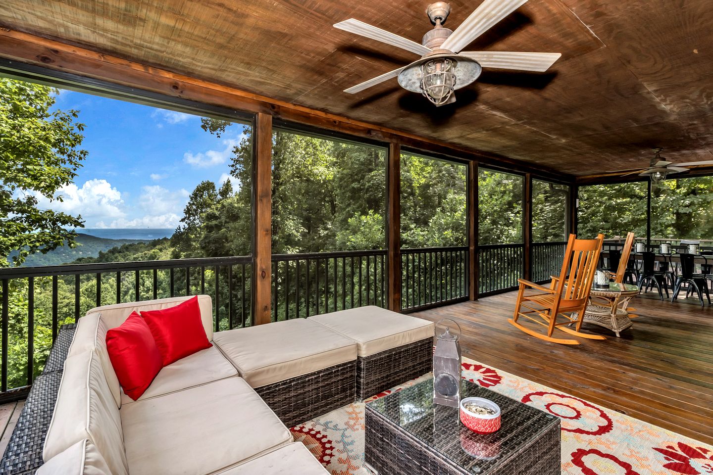 Cozy Mountain Cabin with Long-Range Views near Waterfall Park in Old Fort, NC