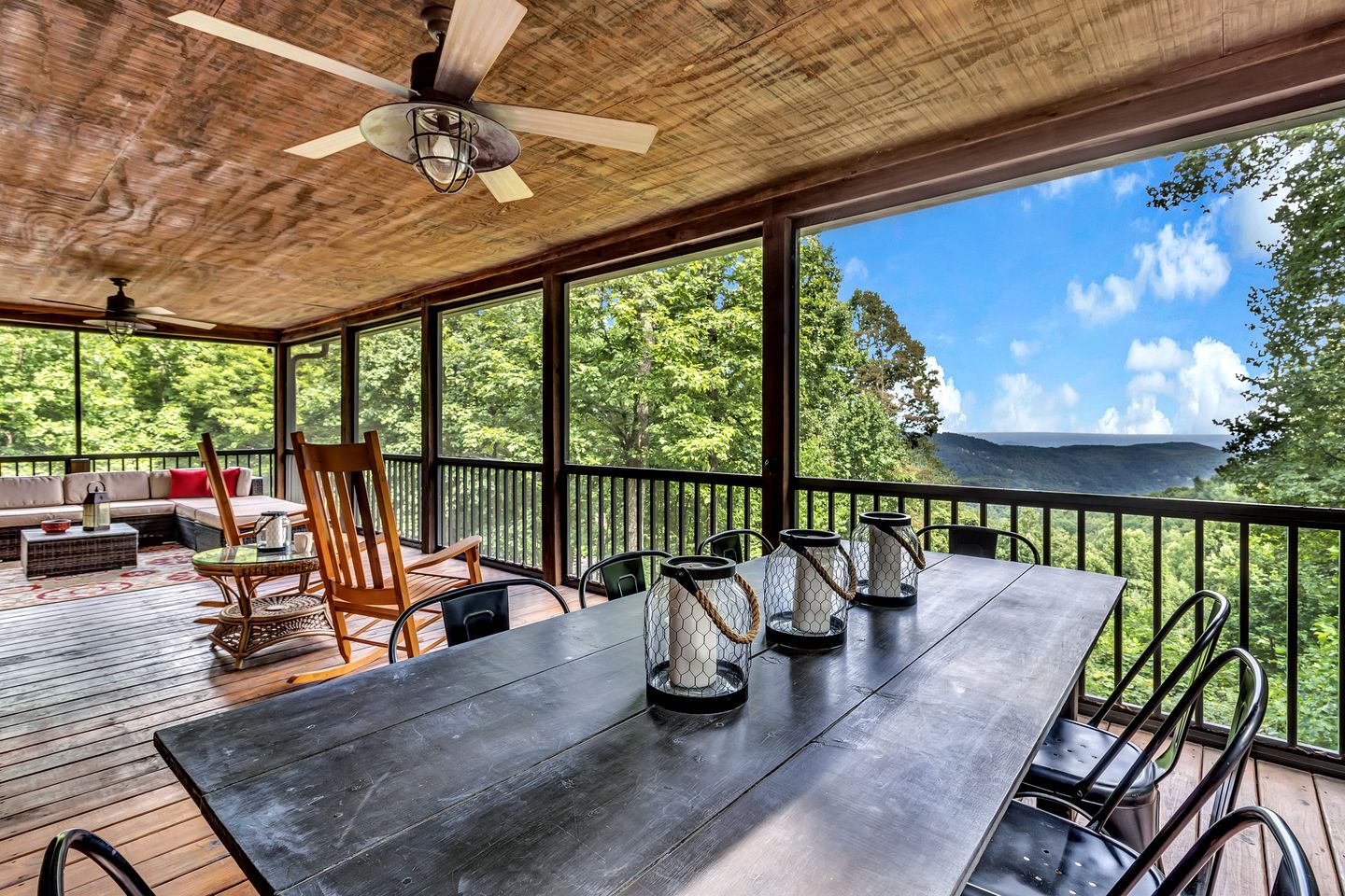 Cozy Mountain Cabin with Long-Range Views near Waterfall Park in Old Fort, NC