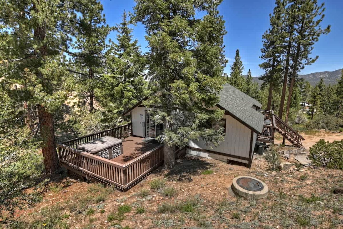 Gather Here: Cozy Cabin for Family and Friends in Big Bear - Your Ideal Retreat