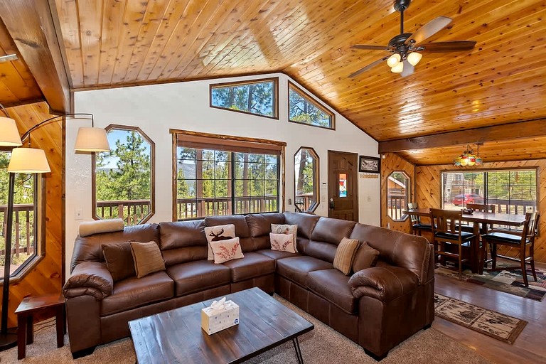 Cabins (United States of America, Big Bear Lake, California)