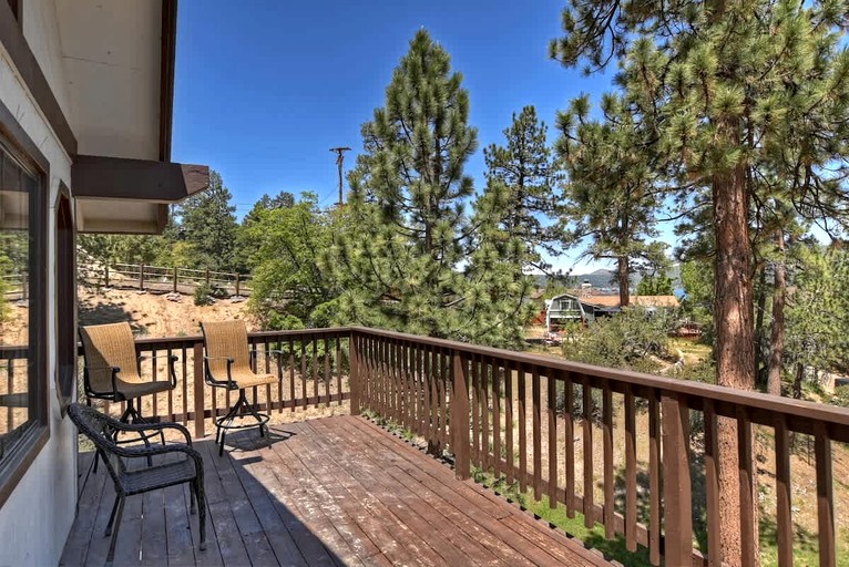 Cabins (United States of America, Big Bear Lake, California)