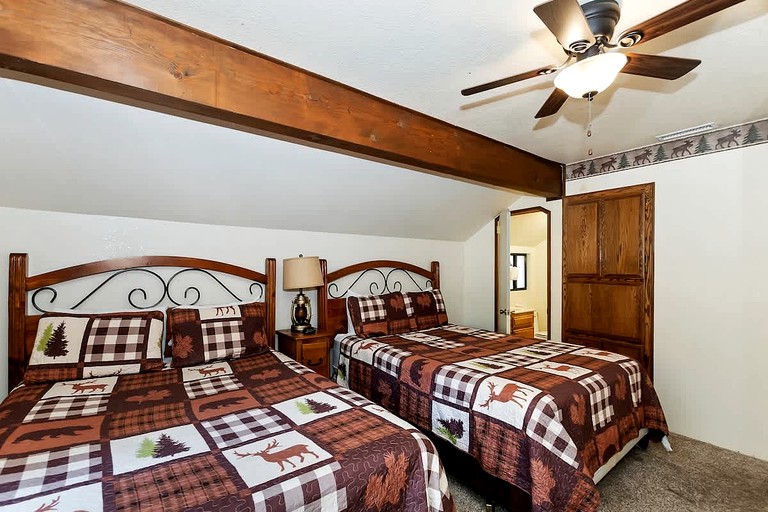 Cabins (United States of America, Big Bear Lake, California)