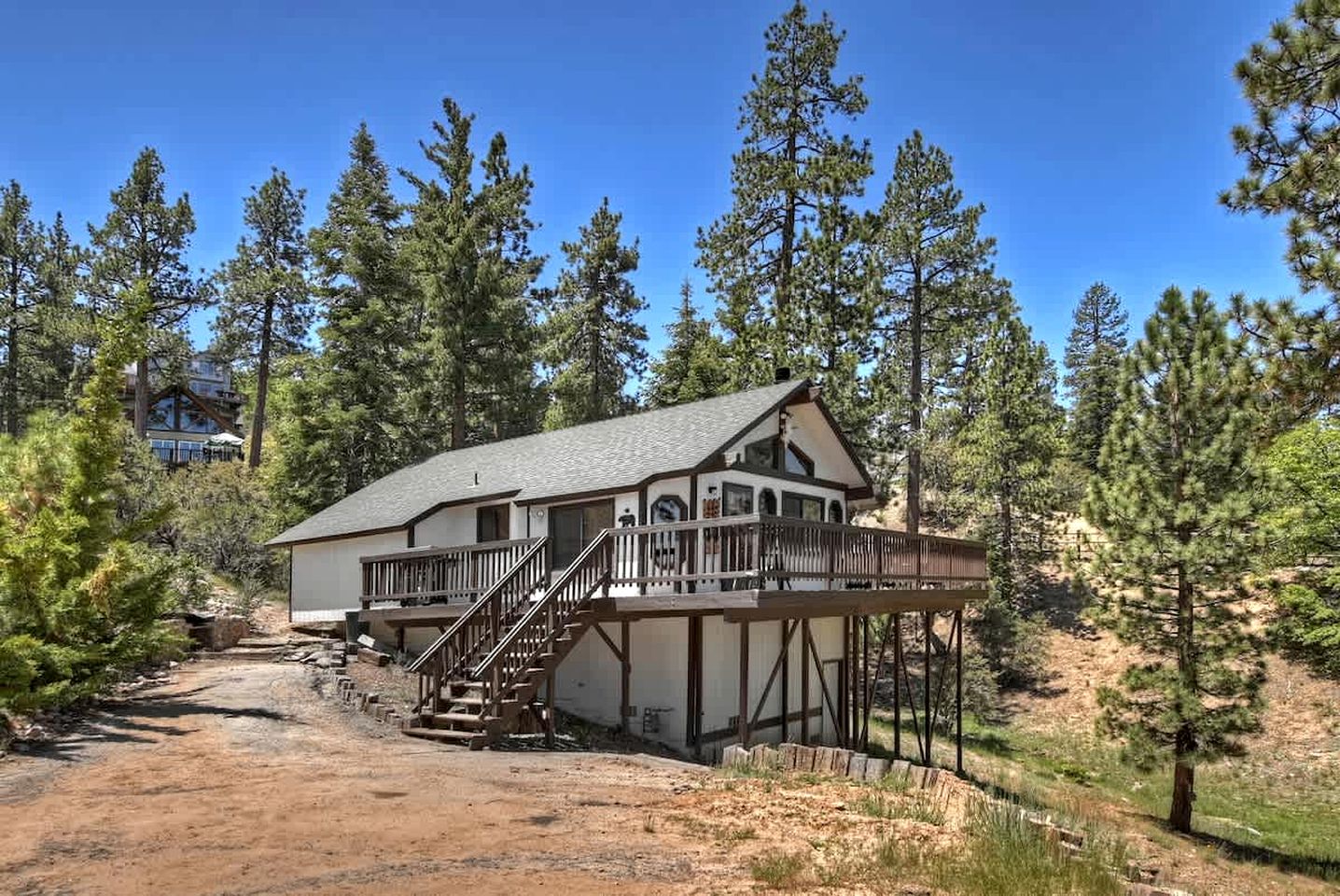 Gather Here: Cozy Cabin for Family and Friends in Big Bear - Your Ideal Retreat