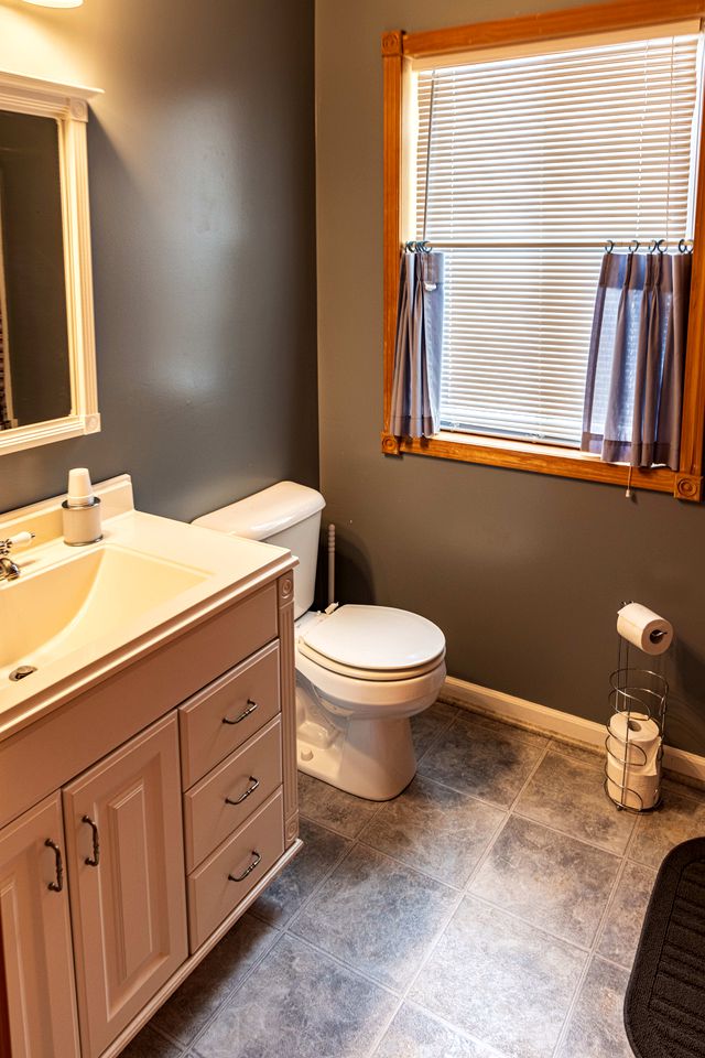 Lake ManisteeLodgeSki & Snowmobile Hideout, Cabins, Kalkaska, United