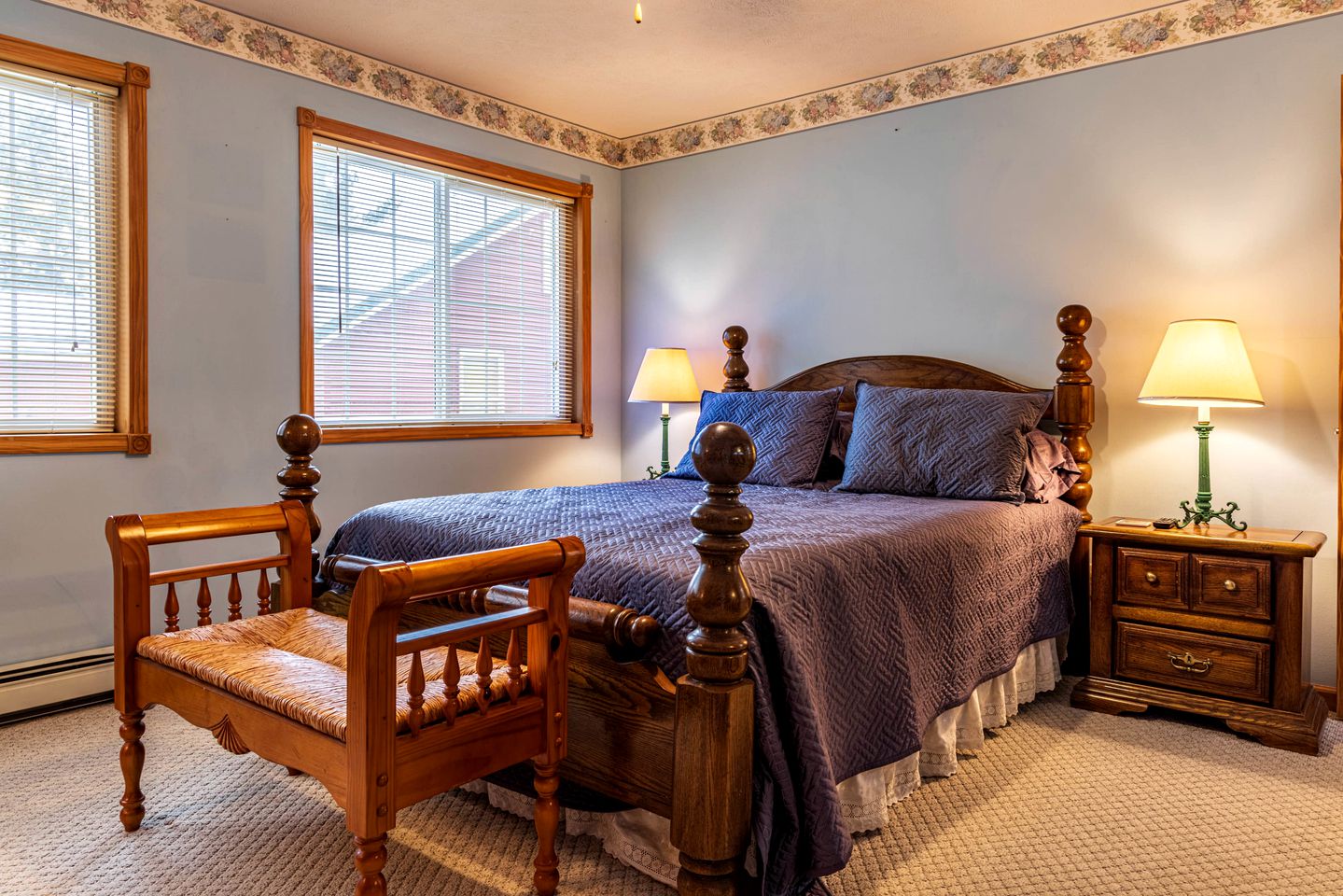 Lake ManisteeLodgeSki & Snowmobile Hideout, Cabins, Kalkaska, United