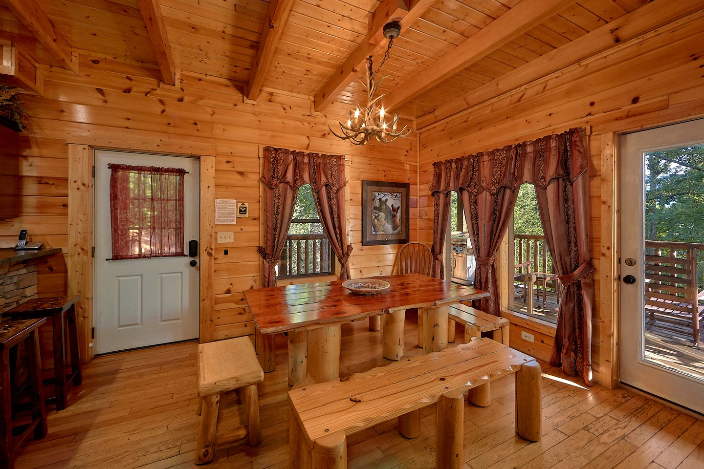 Majestic Gatlinburg Cabin Rental for a Family Vacation in Tennessee