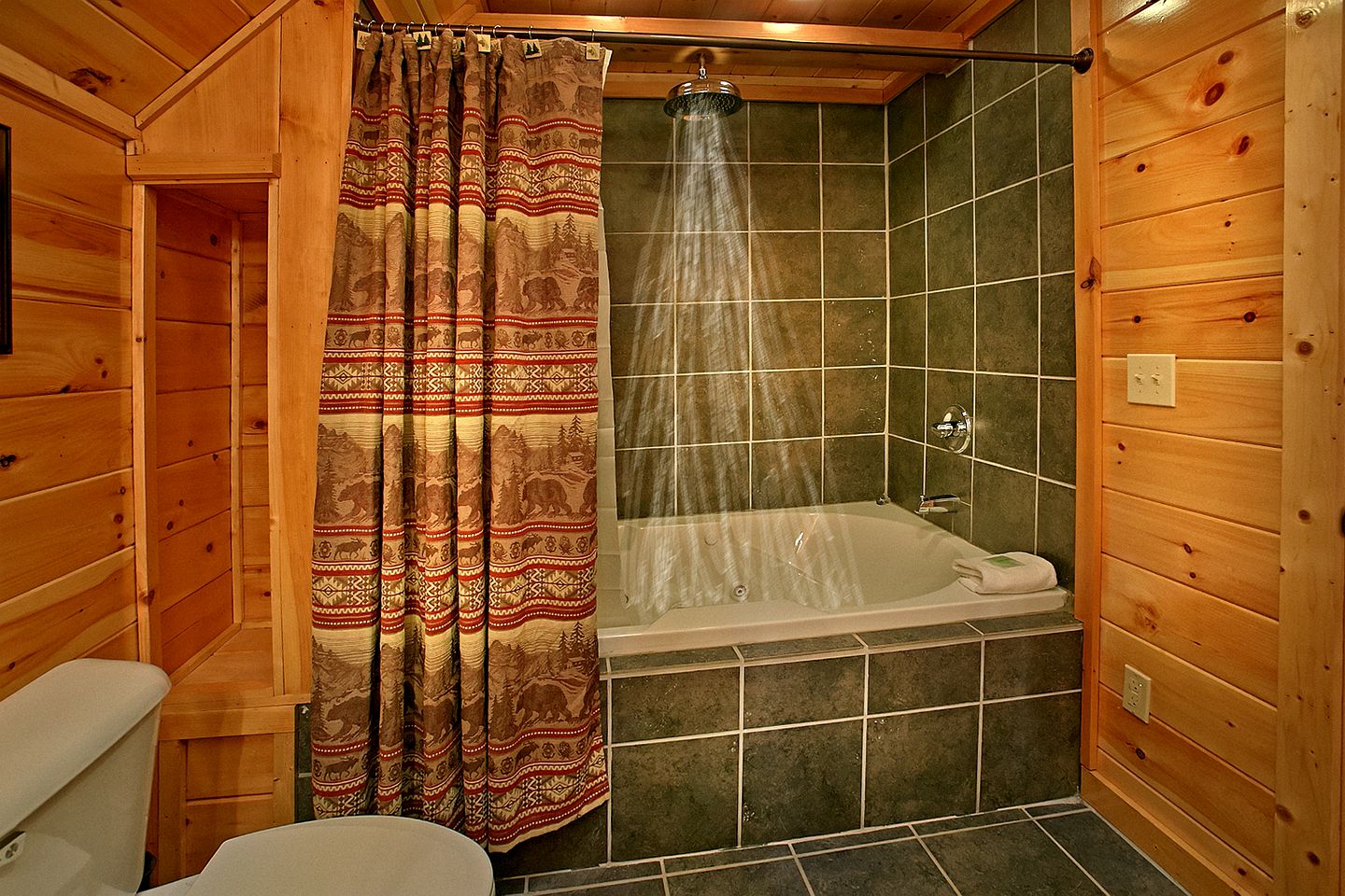 Peaceful Gatlinburg Getaway Ideal for a Family Vacation in Tennessee