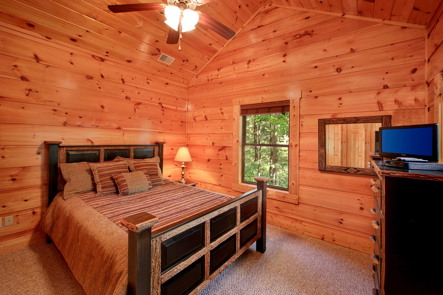 Peaceful Gatlinburg Getaway Ideal for a Tennessee Vacation