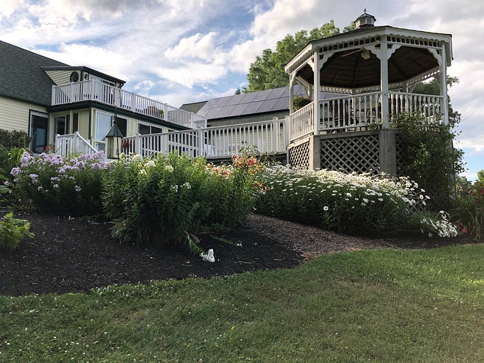 Cabins (Penn Yan, New York, United States)