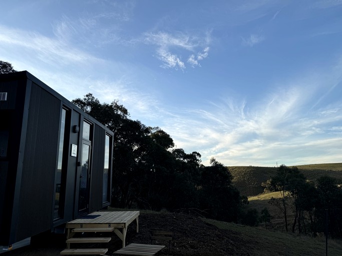 Vacation Rentals (Australia, --, --)