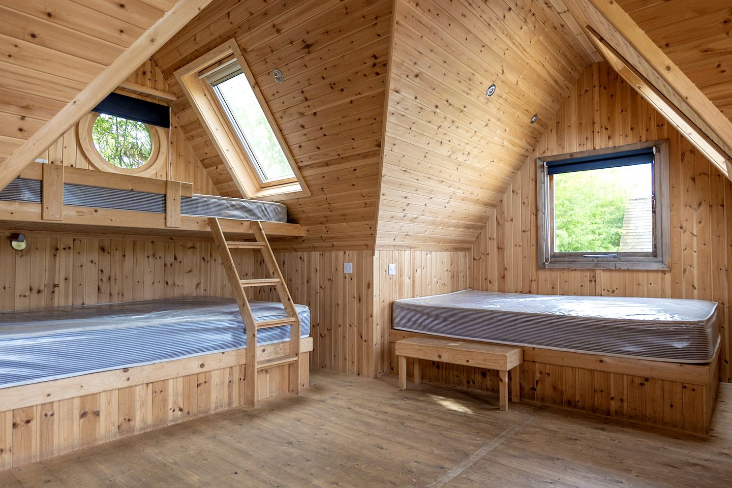 Super-Sized Family Glamping Pod with Retro Style & Starry Lighting near Croston, England