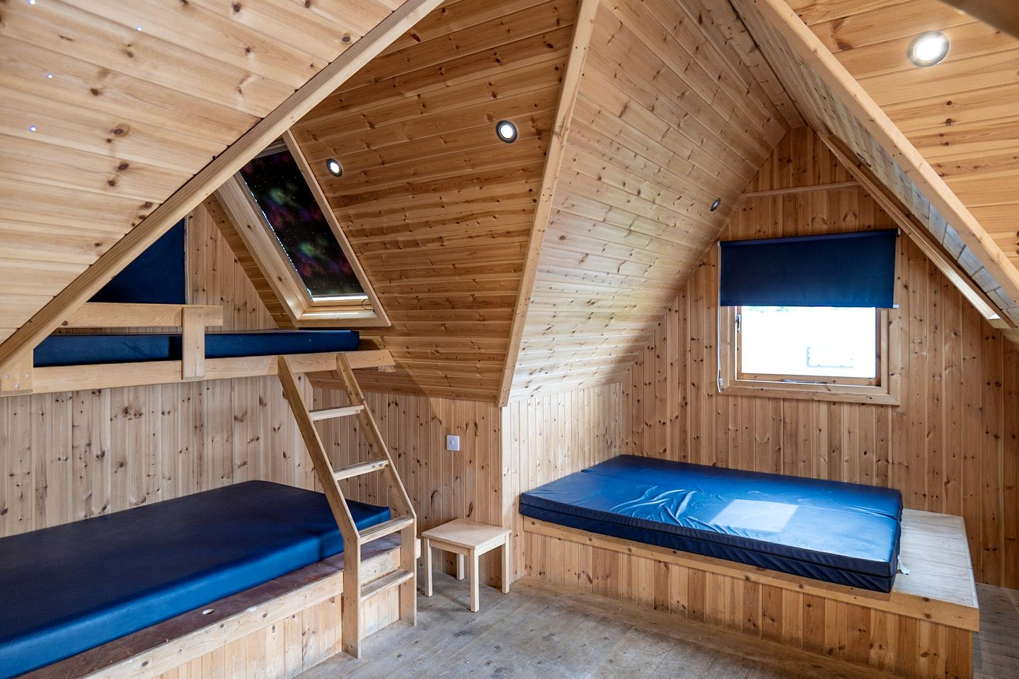 Spacious Glamping Pod with Retro Charm & Starry Lighting near Croston, England