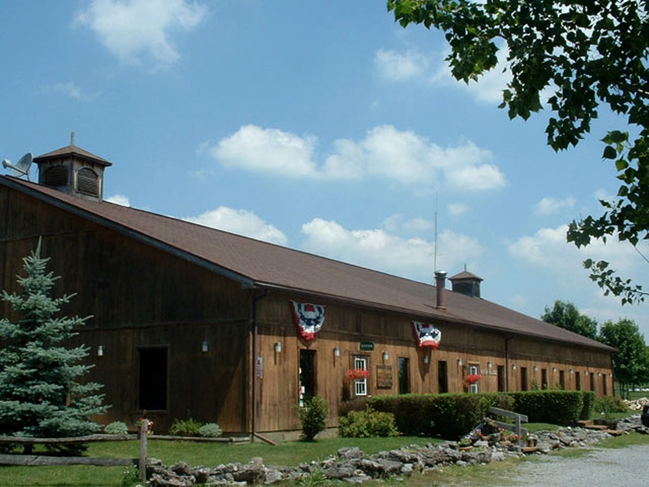 Charming Camping Cabin Rentals with Great Hiking Access near Rochester
