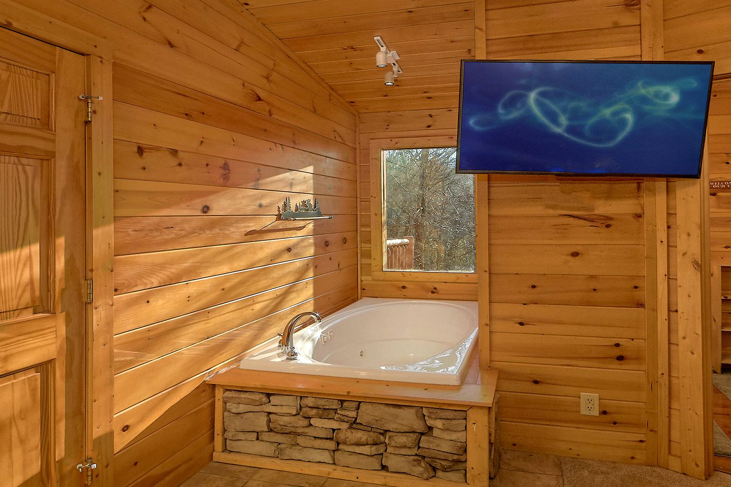 Family Glamping Vacations at this Fully-Equipped Vacation Rental in Sevierville, Tennessee