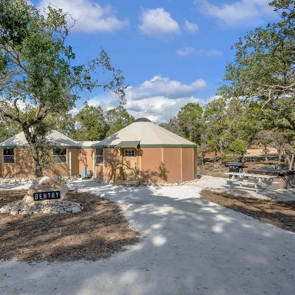 Luxurious Hill Country Yurt Cabin with Private Hot Tub Near Canyon Lake, Texas