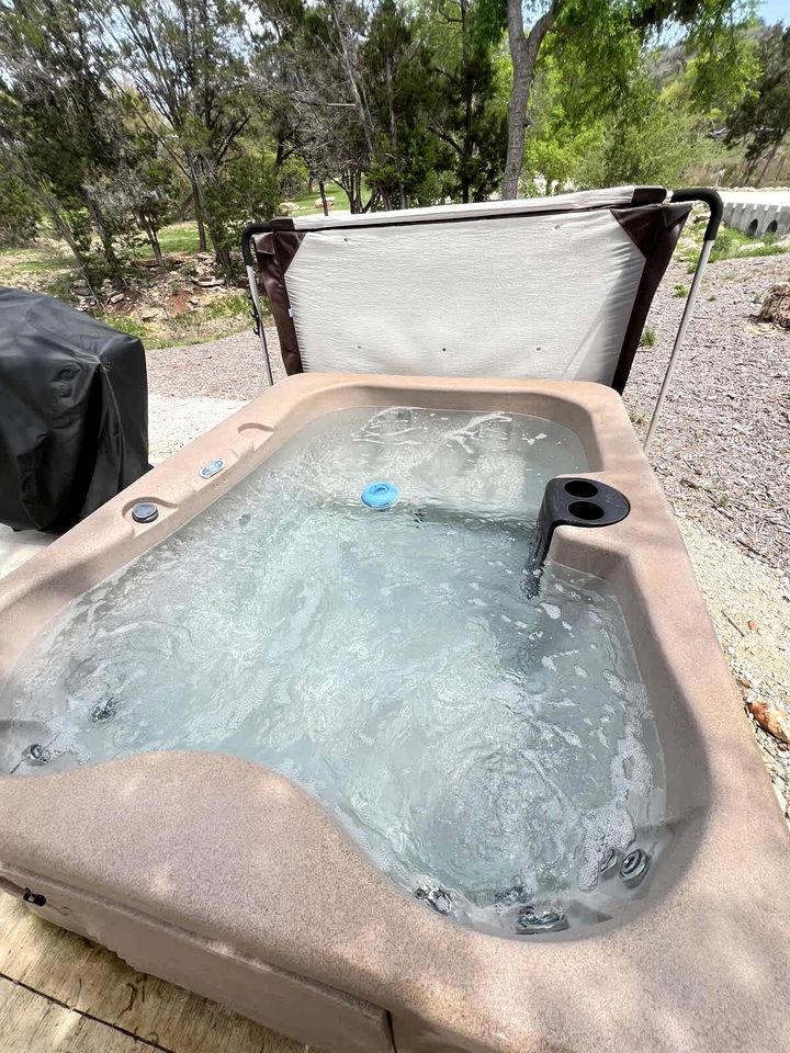 Luxurious Hill Country Yurt Cabin with Private Hot Tub Near Canyon Lake, Texas