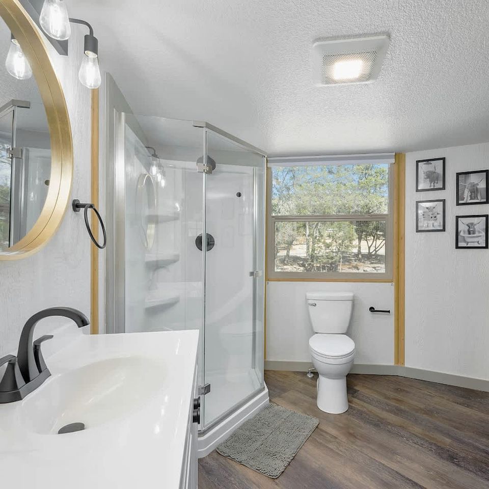 Luxurious Hill Country Yurt Cabin with Private Hot Tub Near Canyon Lake, Texas