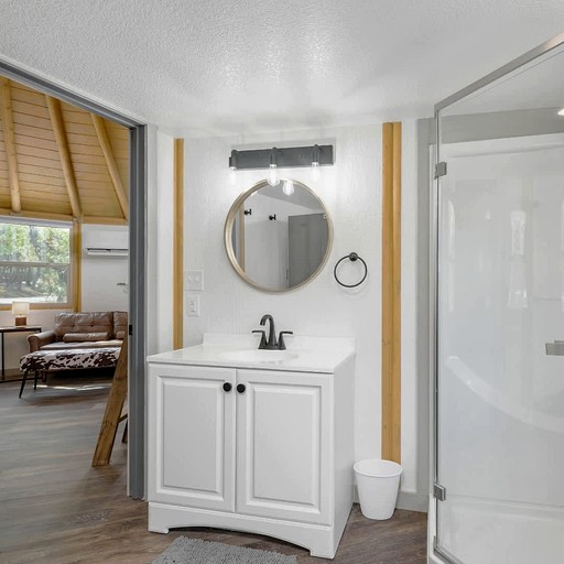 Cabins (United States of America, Canyon Lake, Texas)