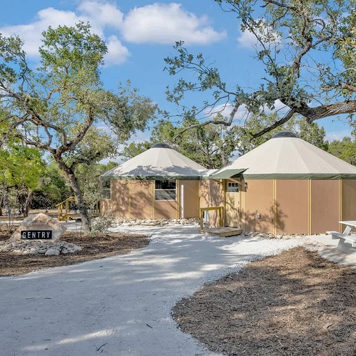 Cabins (United States of America, Canyon Lake, Texas)