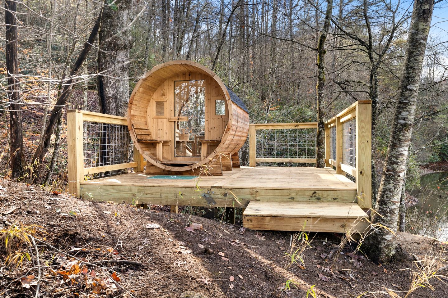 Luxurious Dome Surrounded by Trees for a Relaxing Getaway in the Blue Ridge Mountains in Rosman, North Carolina