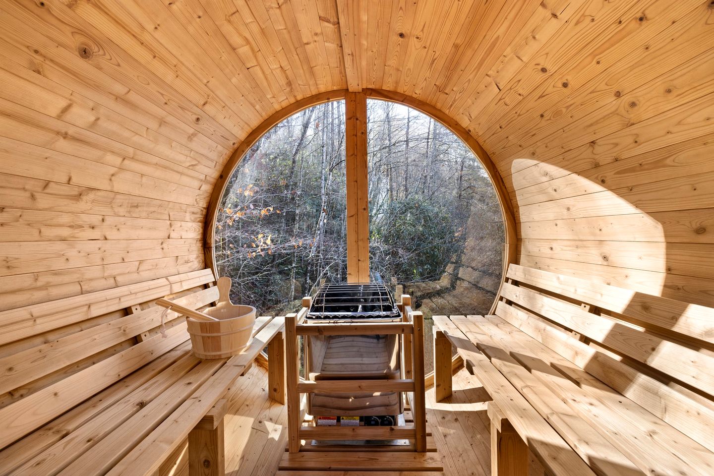 Luxurious Dome Surrounded by Trees for a Relaxing Getaway in the Blue Ridge Mountains in Rosman, North Carolina