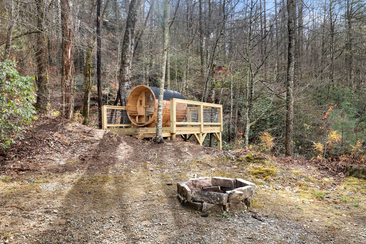 Relaxing Dome in the Heart of the Blue Ridge Mountains for an Unforgettable Glamping Experience in Rosman, North Carolina