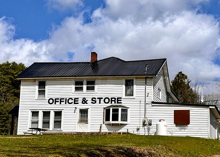 Cabins (United States of America, Gilboa, New York)