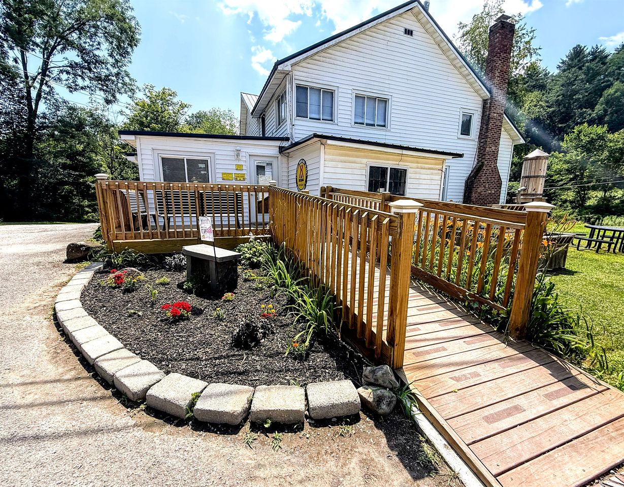 Idyllic Geodesic Dome Sanctuary near Schoharie Creek in New York