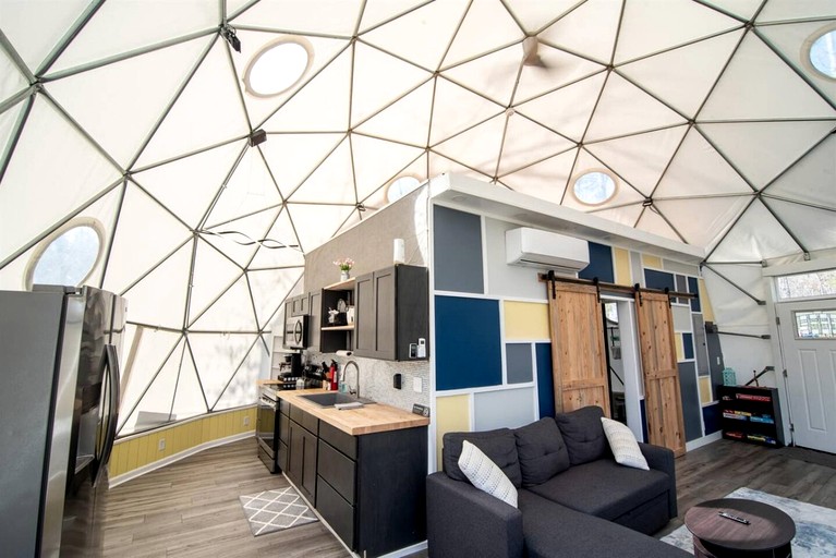 Domes (United States of America, Coalmont, Tennessee)
