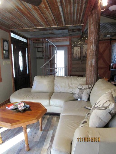 Cabins (United States of America, Claxton, Georgia)