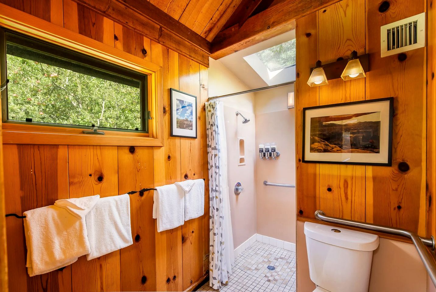 Charming Family-Friendly and Wheelchair Accessible Cabin Rental in Sedona