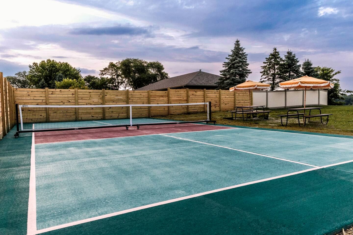 Authentic Cabin Getaway with a Fireplace near Bellevue State Park, Iowa