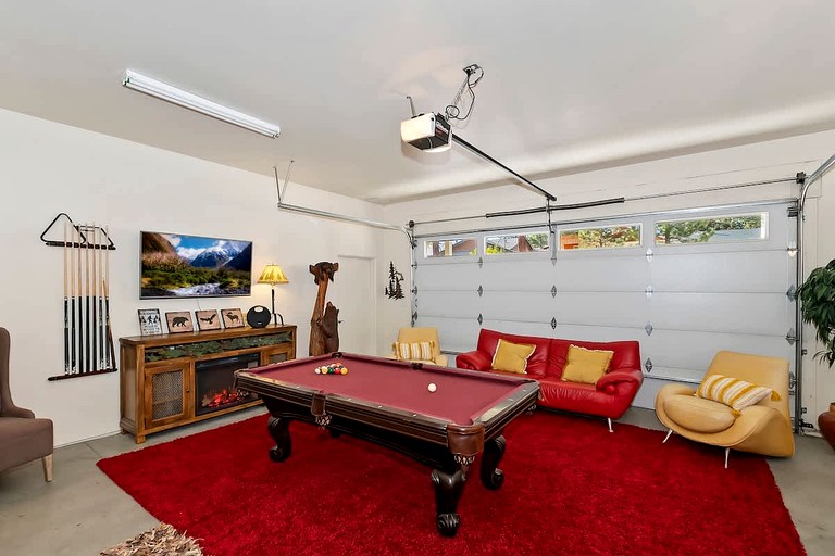 Cabins (United States of America, Big Bear Lake, California)