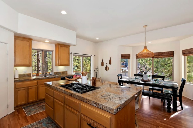 Cabins (United States of America, Big Bear Lake, California)