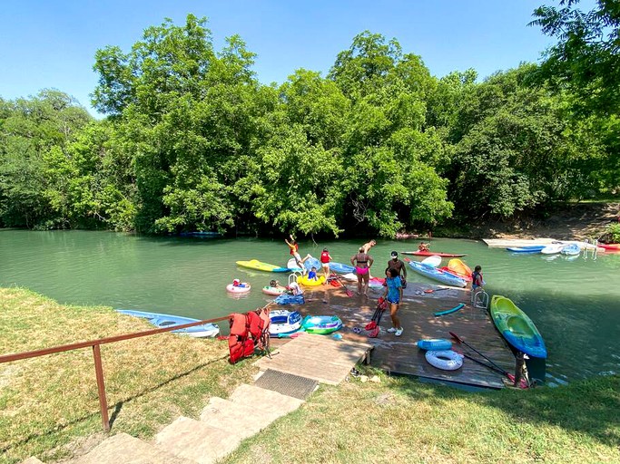 Cabins (United States of America, Seguin, Texas)