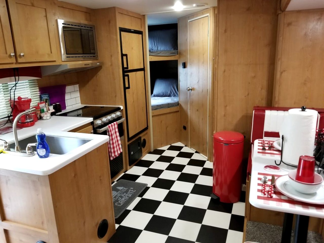 Cute 1950's Inspired Retro Large Camper, Idleyld Park, OR