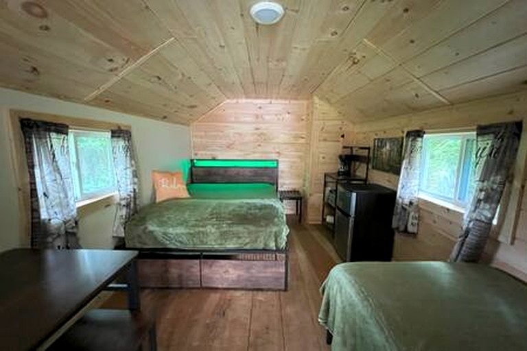 Cabins (United States of America, Belfast, Maine)