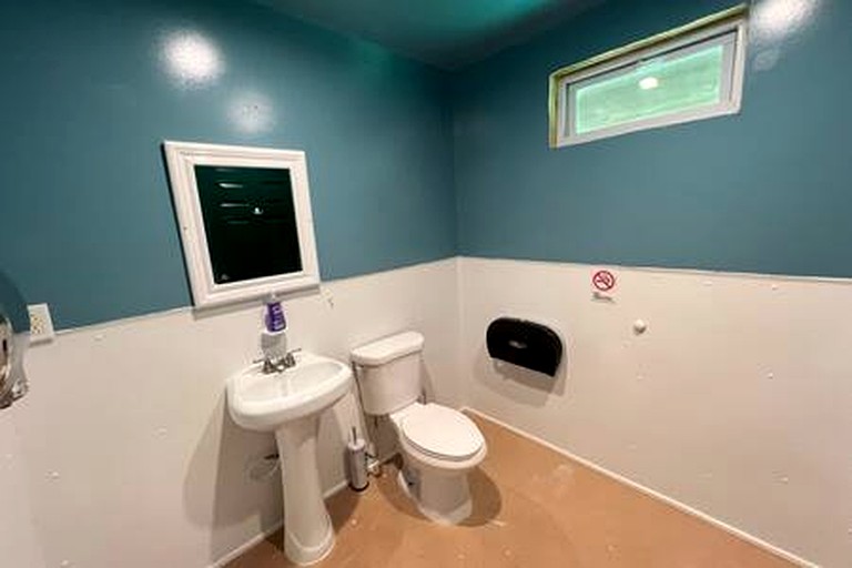 Cabins (United States of America, Belfast, Maine)