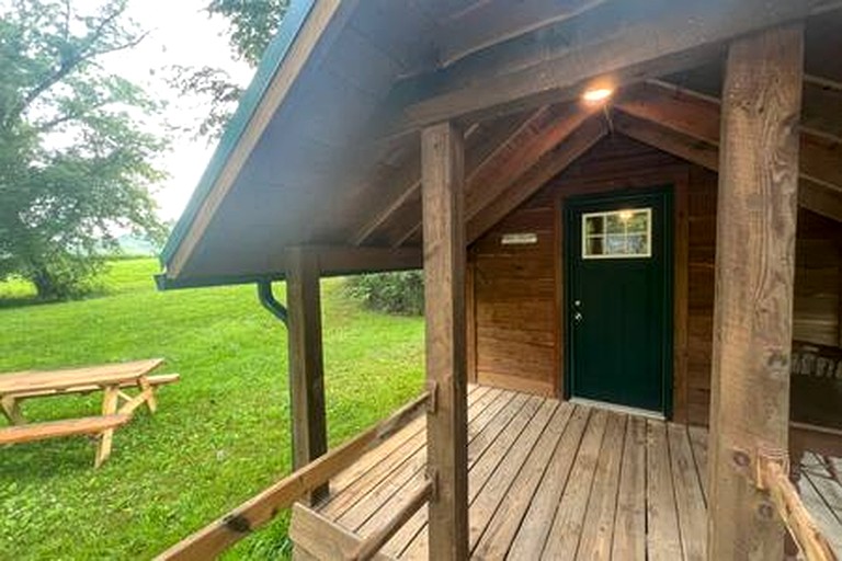 Cabins (United States of America, Belfast, Maine)