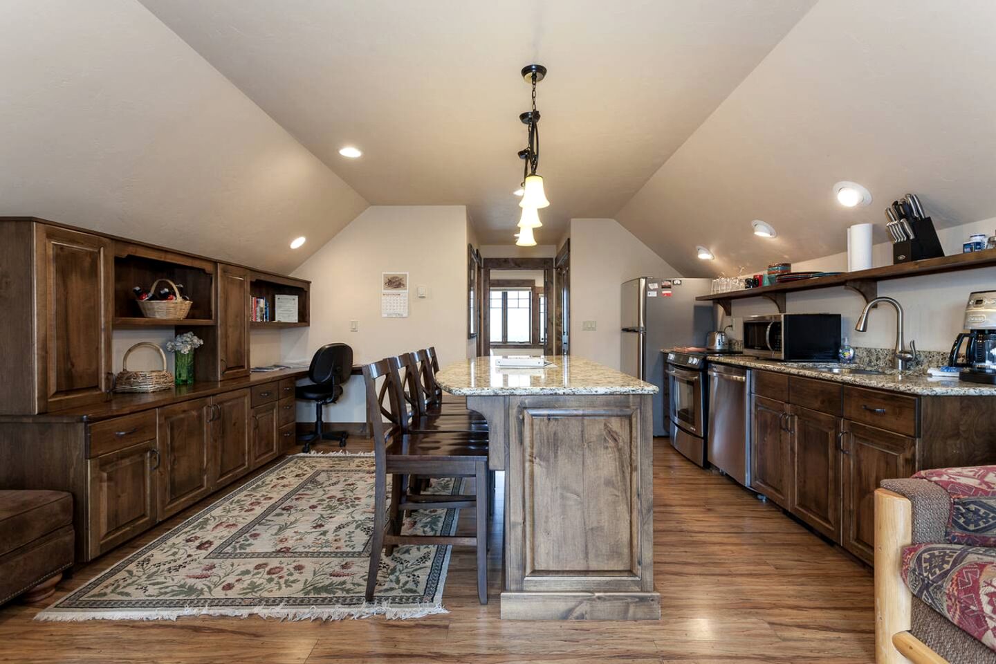 Deluxe Getaway Rental in a Mountain Cabin near Lake McDonald, Montana