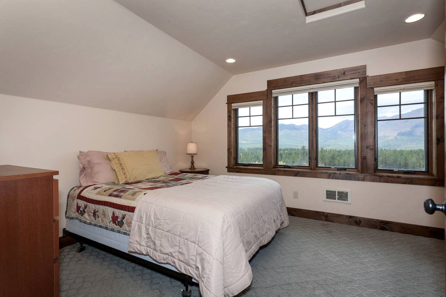 Deluxe Getaway Rental in a Mountain Cabin near Lake McDonald, Montana