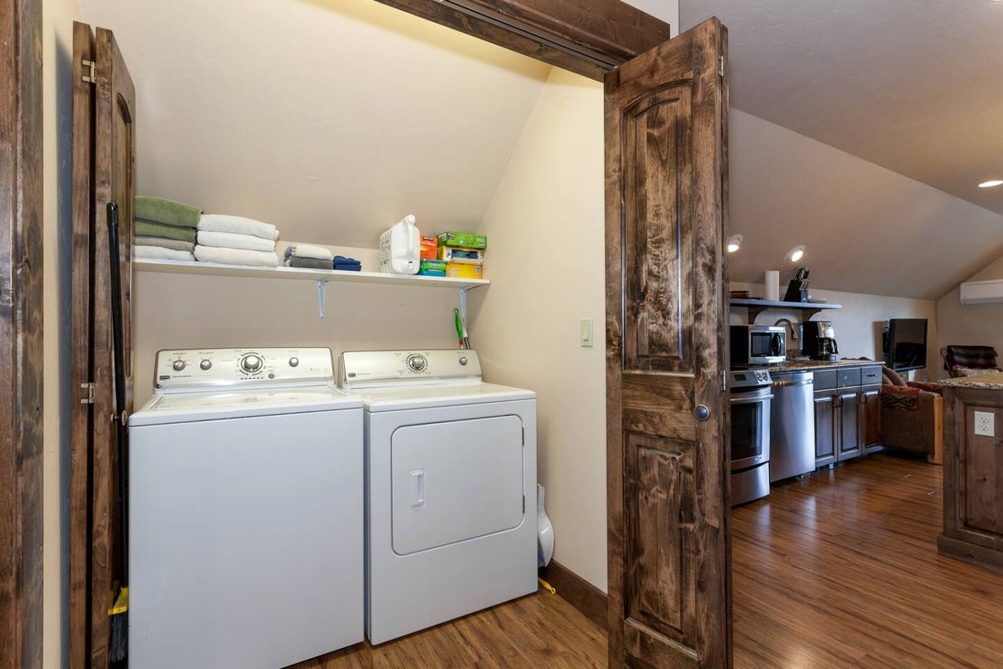 Deluxe Getaway Rental in a Mountain Cabin near Lake McDonald, Montana