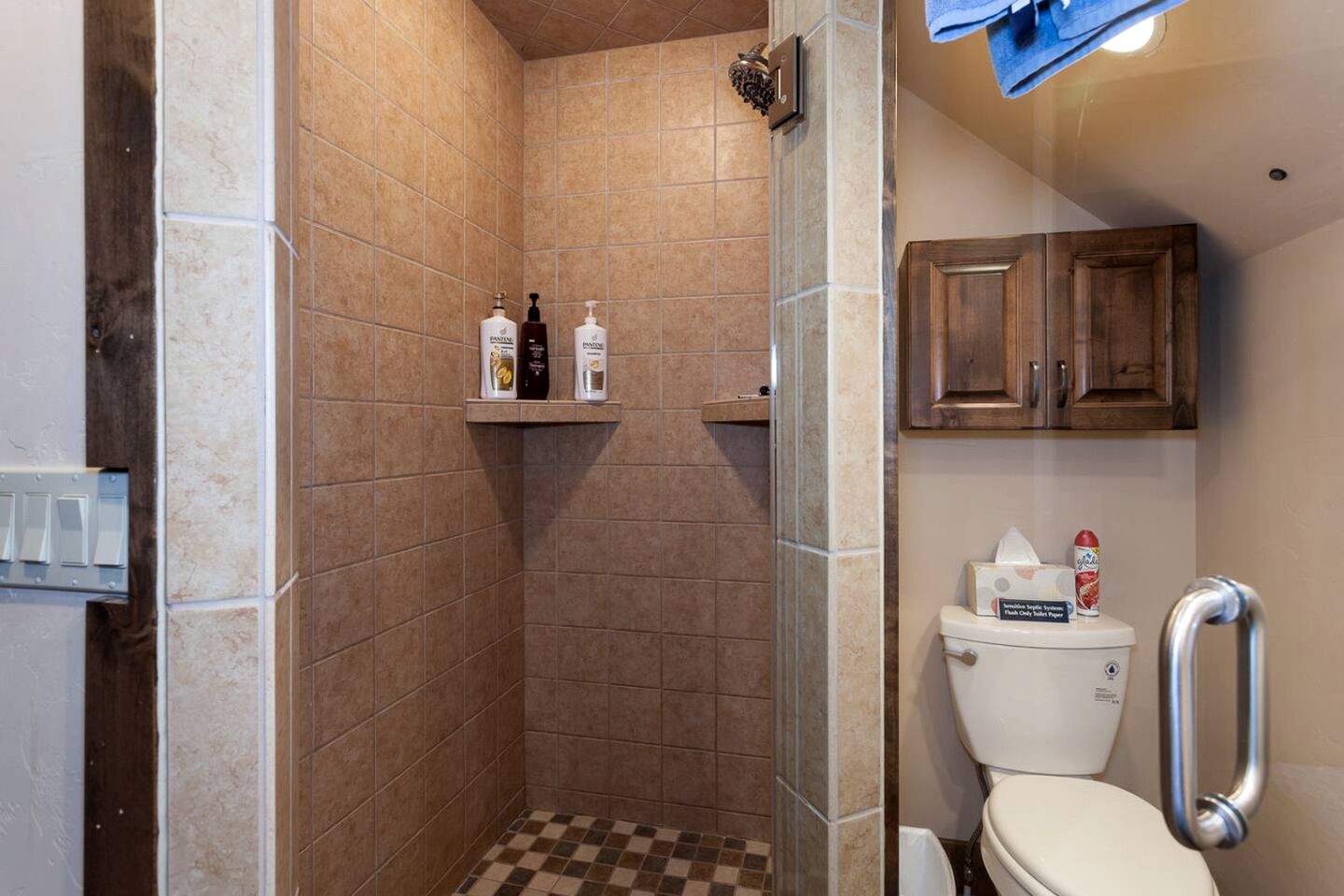 Deluxe Getaway Rental in a Mountain Cabin near Lake McDonald, Montana