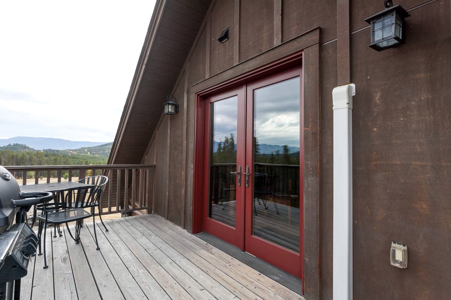 Deluxe Getaway Rental in a Mountain Cabin near Lake McDonald, Montana
